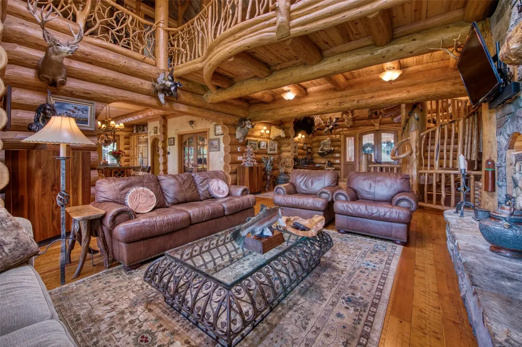 541 Raven Wood Darby MT 59829