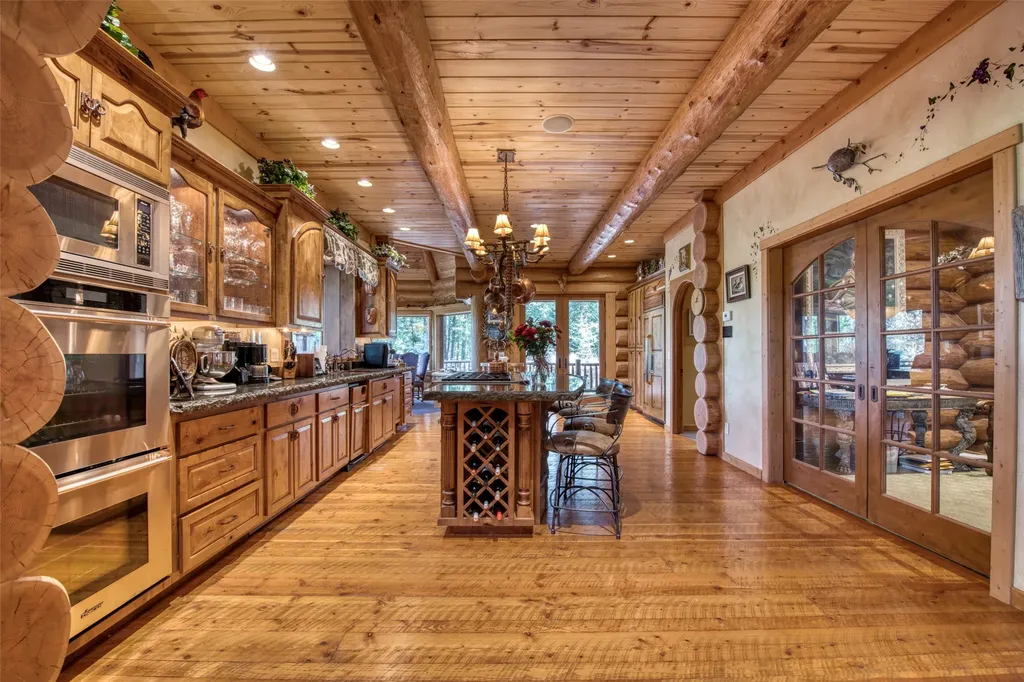 541 Raven Wood Darby MT 59829