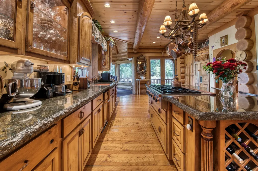 541 Raven Wood Darby MT 59829