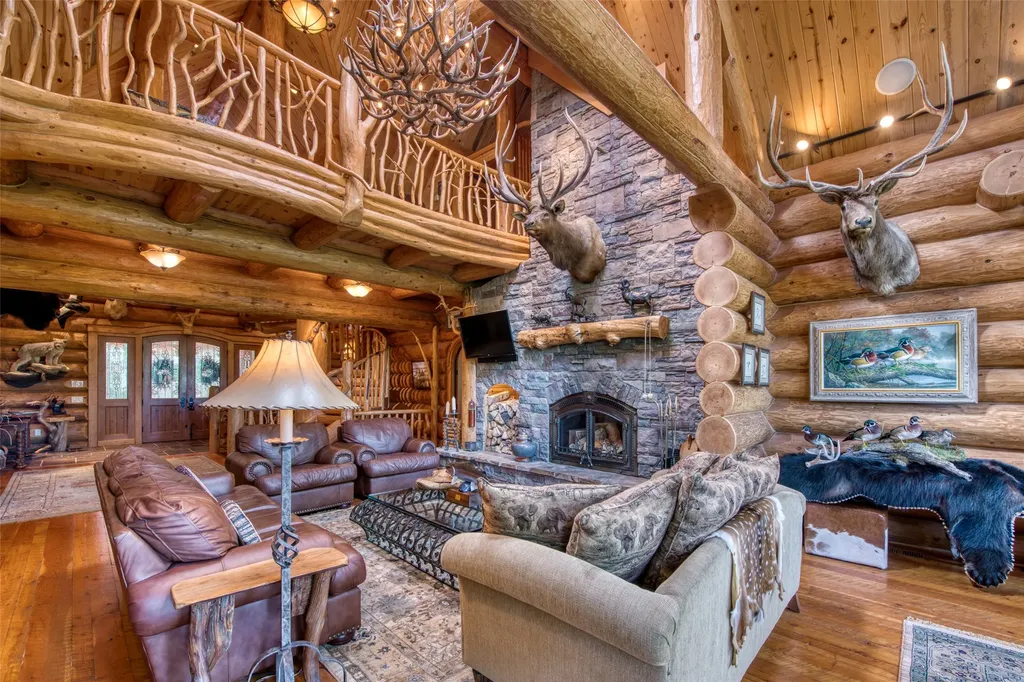 541 Raven Wood Darby MT 59829