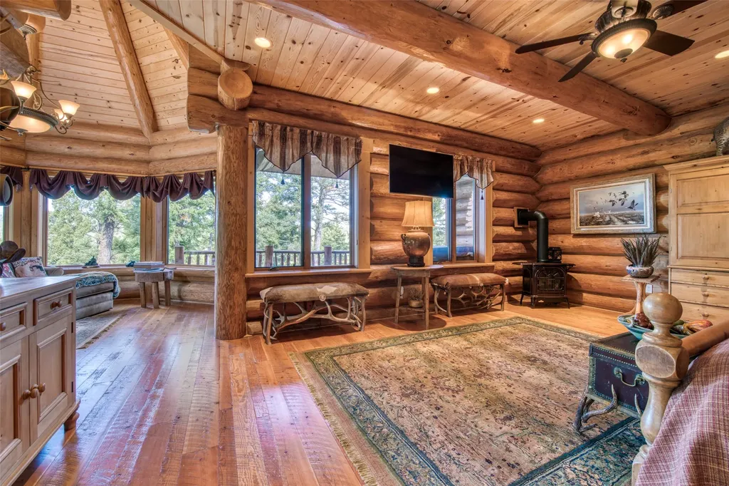 541 Raven Wood Darby MT 59829