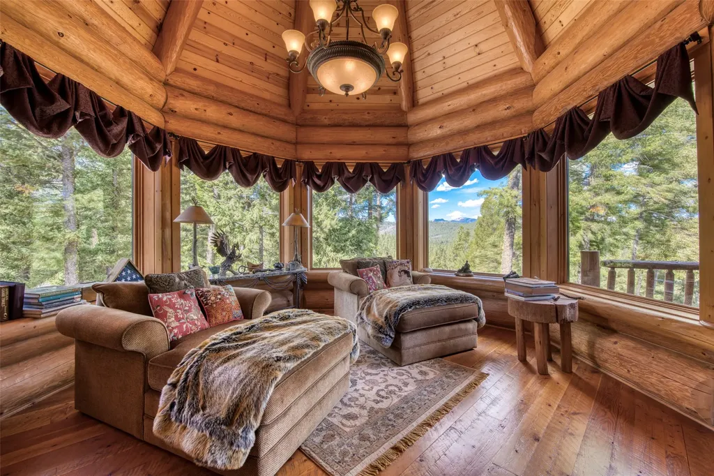 541 Raven Wood Darby MT 59829