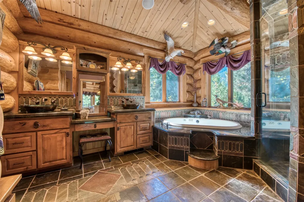 541 Raven Wood Darby MT 59829
