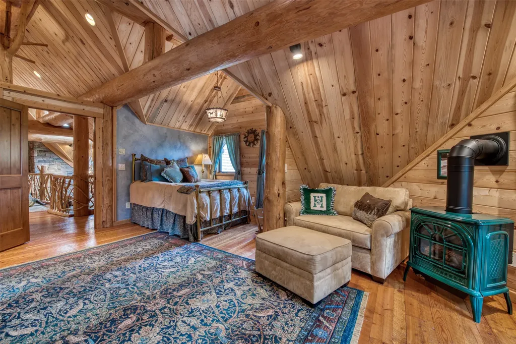 541 Raven Wood Darby MT 59829