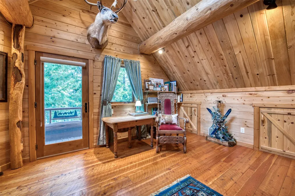 541 Raven Wood Darby MT 59829