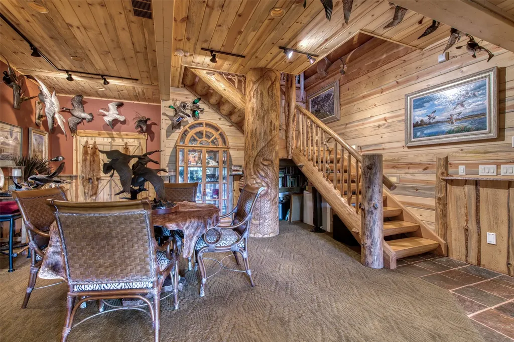 541 Raven Wood Darby MT 59829