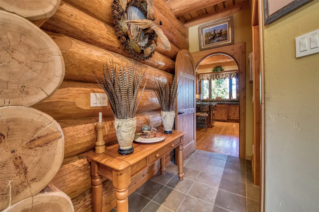 541 Raven Wood Darby MT 59829