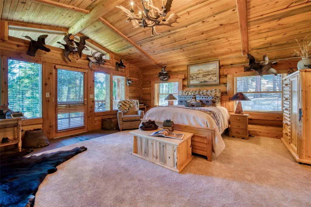 541 Raven Wood Darby MT 59829