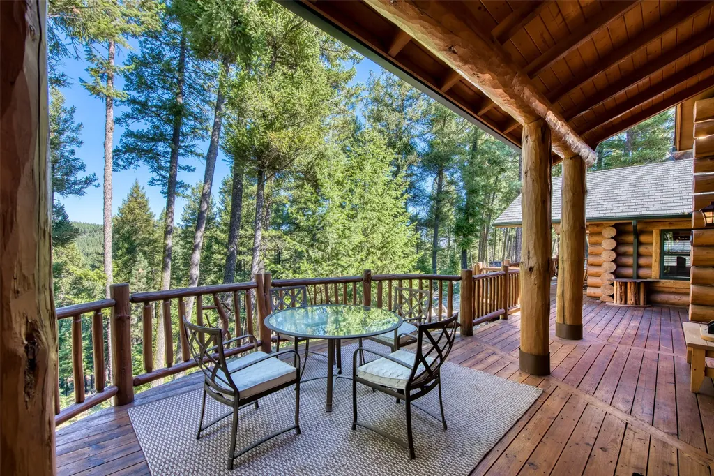 541 Raven Wood Darby MT 59829