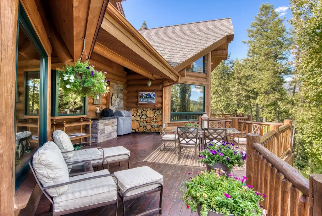 541 Raven Wood Darby MT 59829