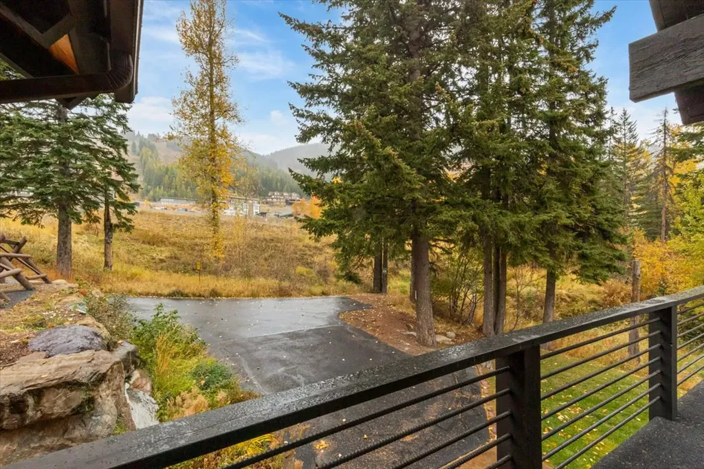 3835 Alpine Glow Avenue Whitefish MT 59937