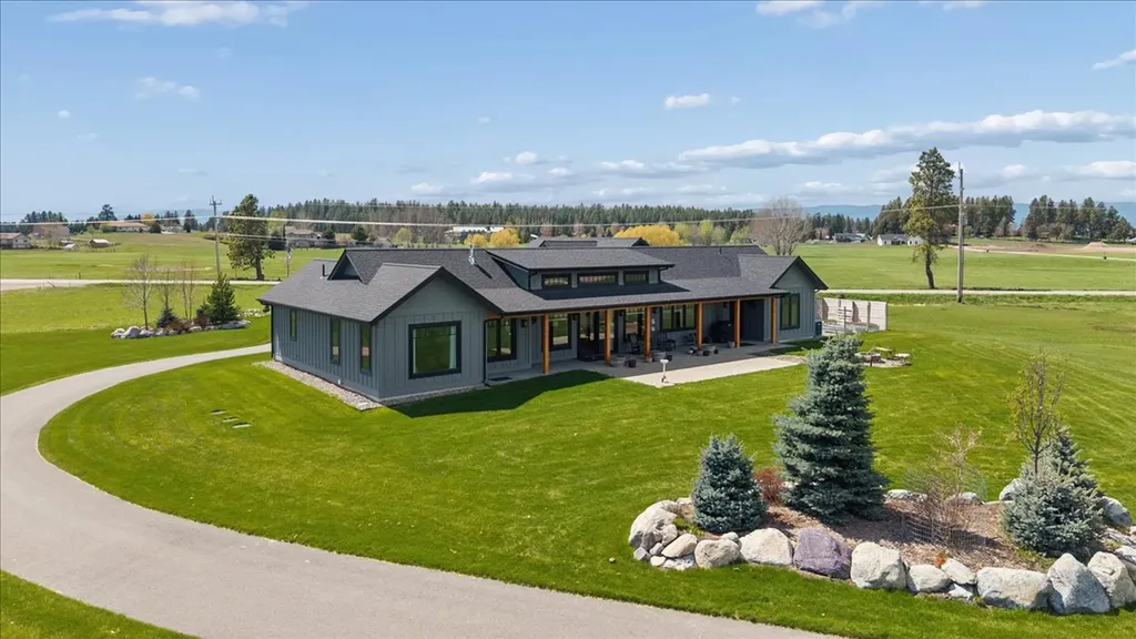 2477 Whitefish Stage Kalispell MT 59901