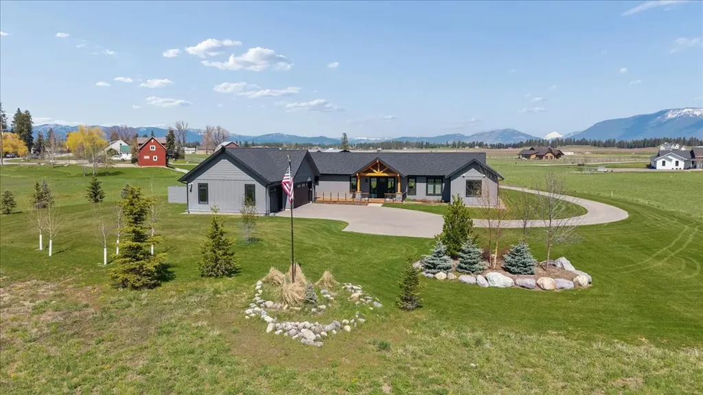 2477 Whitefish Stage Kalispell MT 59901