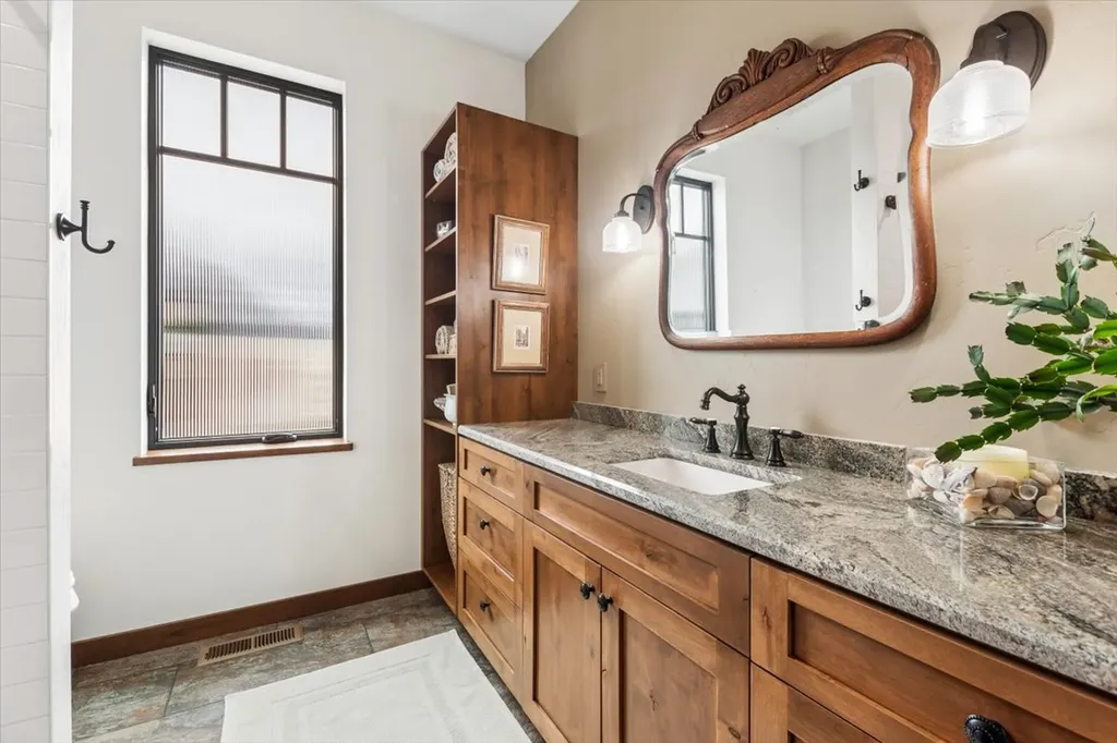2477 Whitefish Stage Kalispell MT 59901