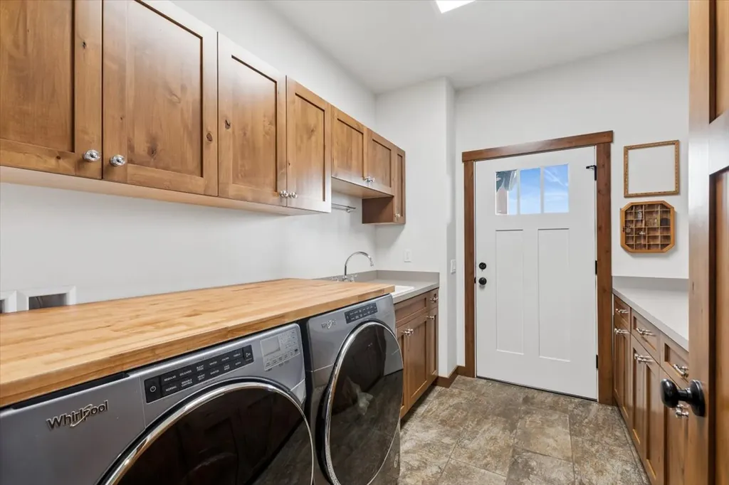 2477 Whitefish Stage Kalispell MT 59901