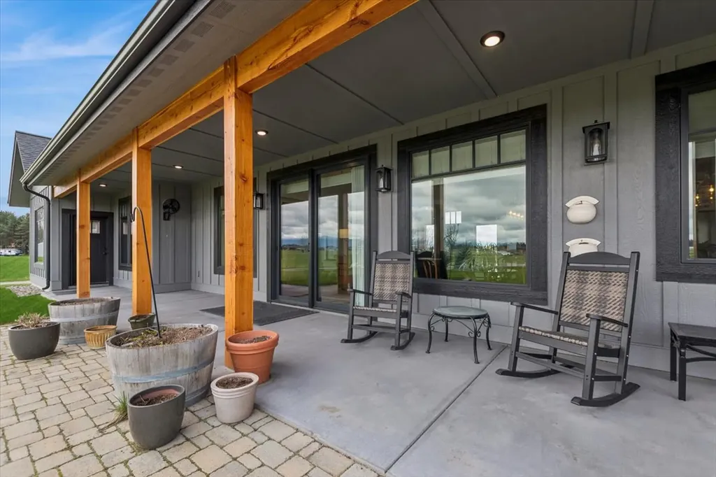 2477 Whitefish Stage Kalispell MT 59901