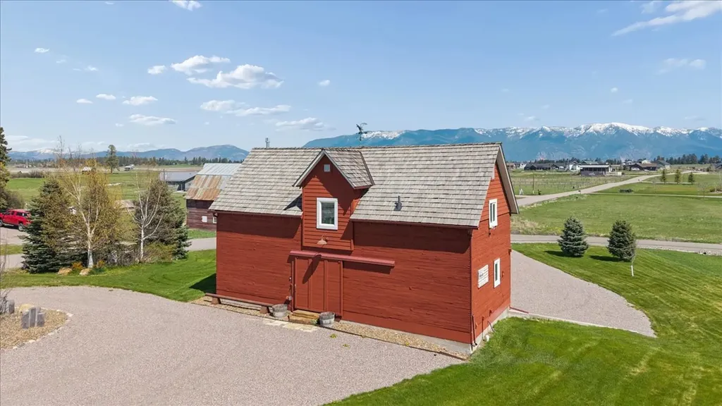 2477 Whitefish Stage Kalispell MT 59901