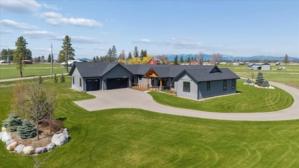2477 Whitefish Stage Kalispell MT 59901