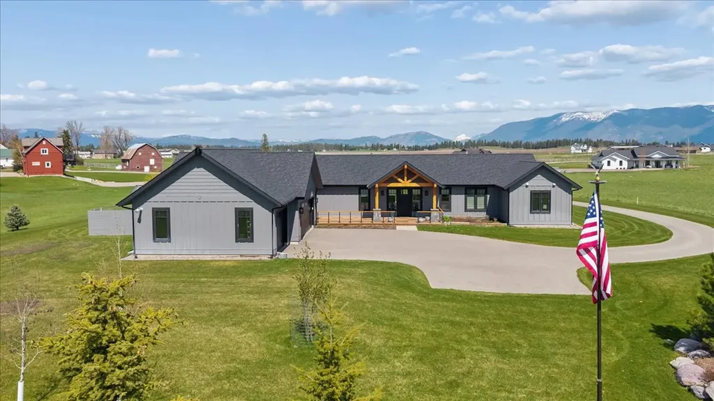 2477 Whitefish Stage Kalispell MT 59901