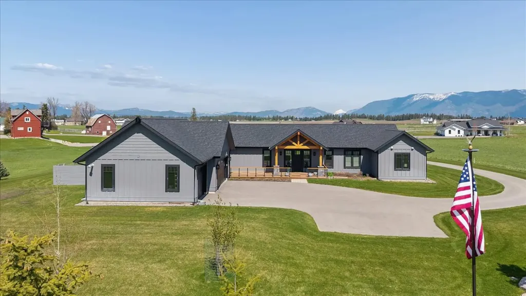 2477 Whitefish Stage Kalispell MT 59901