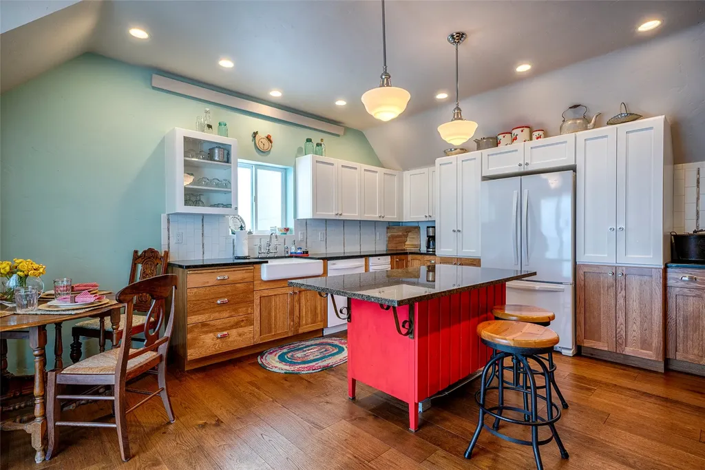 2477 Whitefish Stage Kalispell MT 59901