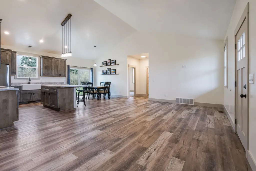 1093 Roost Way Columbia Falls MT 59912