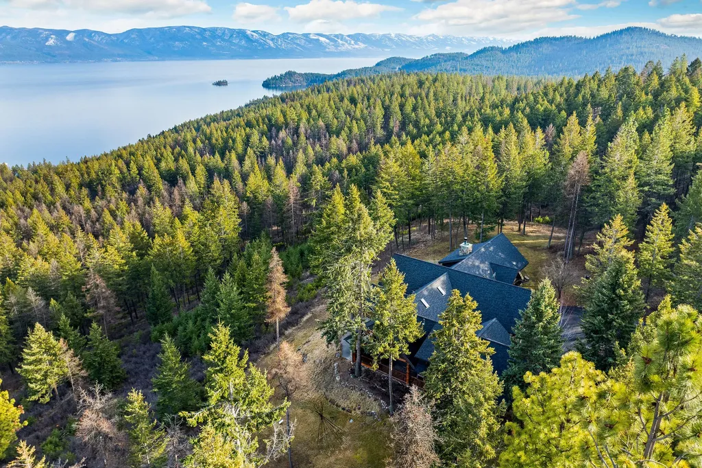 18090 Demersville Wagon Road Lakeside MT 59922