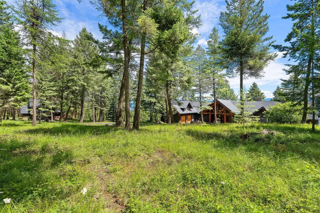 18090 Demersville Wagon Road Lakeside MT 59922
