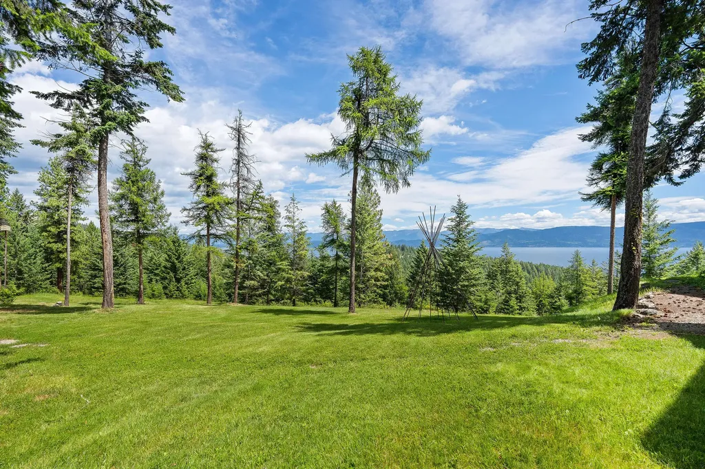 18090 Demersville Wagon Road Lakeside MT 59922