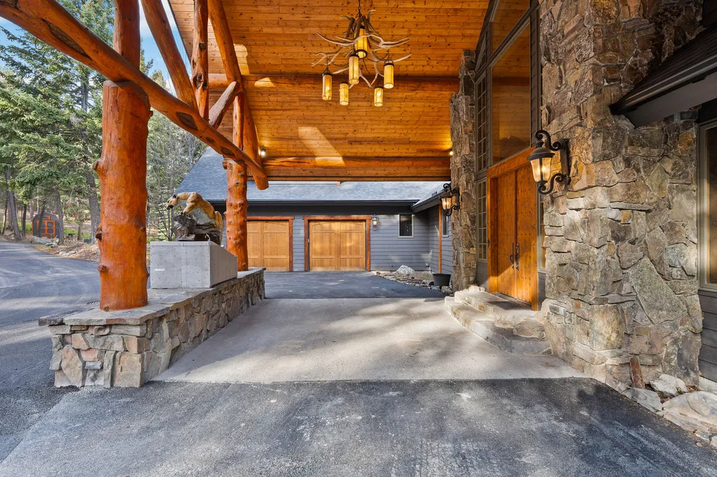 18090 Demersville Wagon Road Lakeside MT 59922