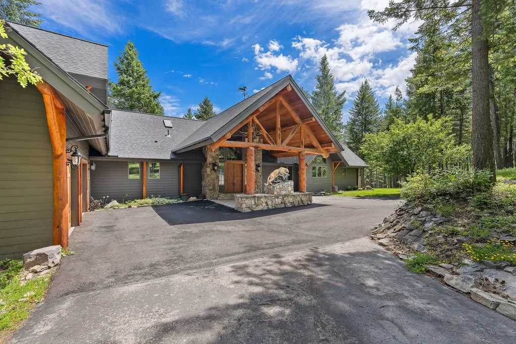 18090 Demersville Wagon Road Lakeside MT 59922