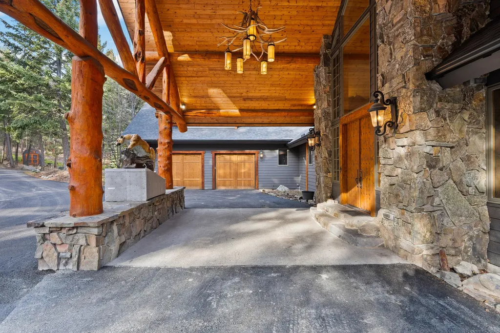 18090 Demersville Wagon Road Lakeside MT 59922