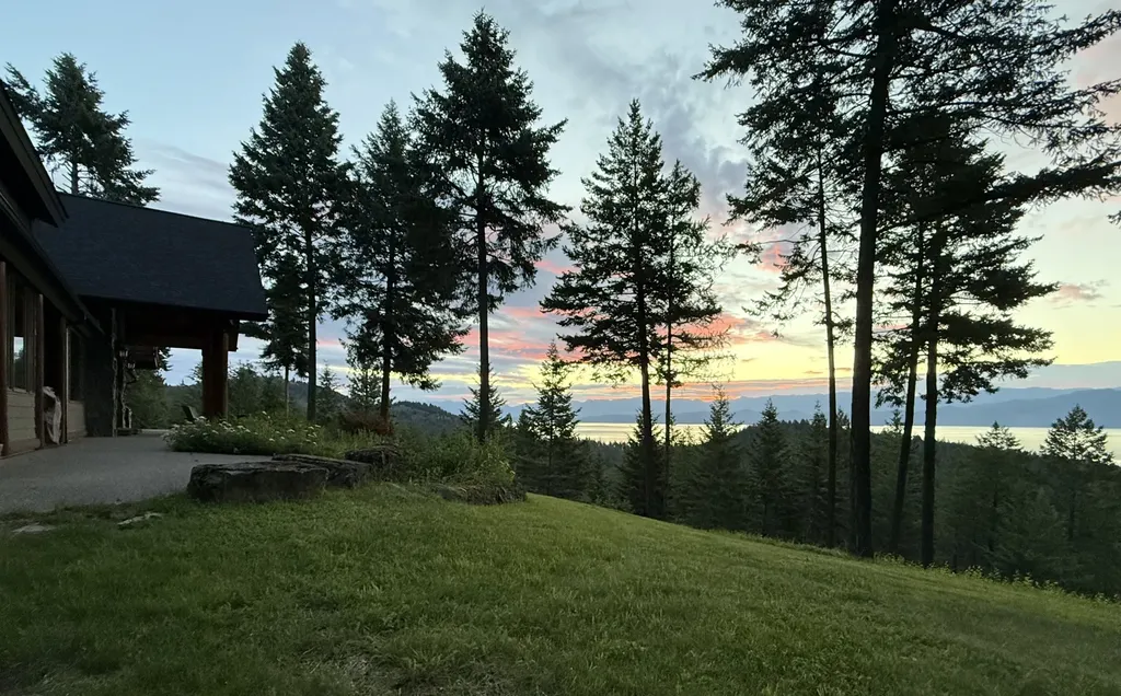 18090 Demersville Wagon Road Lakeside MT 59922