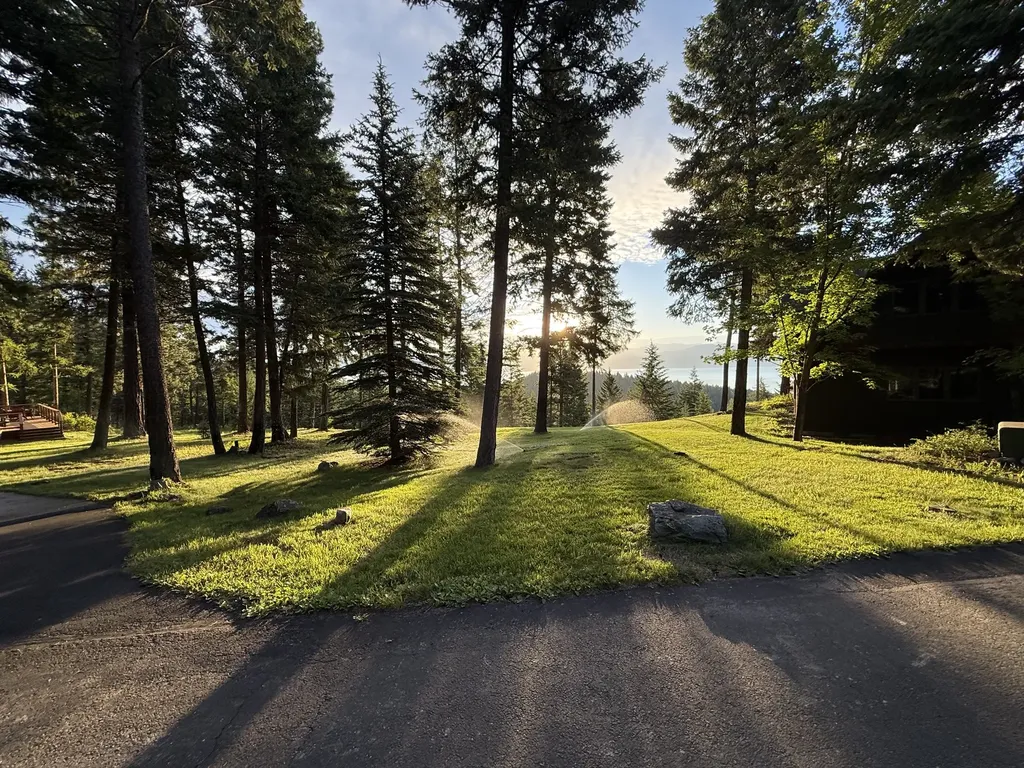 18090 Demersville Wagon Road Lakeside MT 59922