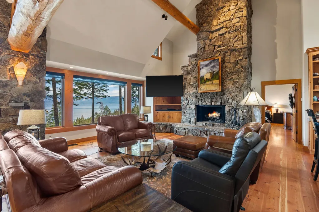 18090 Demersville Wagon Road Lakeside MT 59922