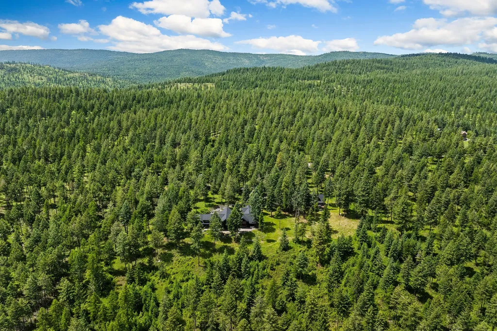 18090 Demersville Wagon Road Lakeside MT 59922