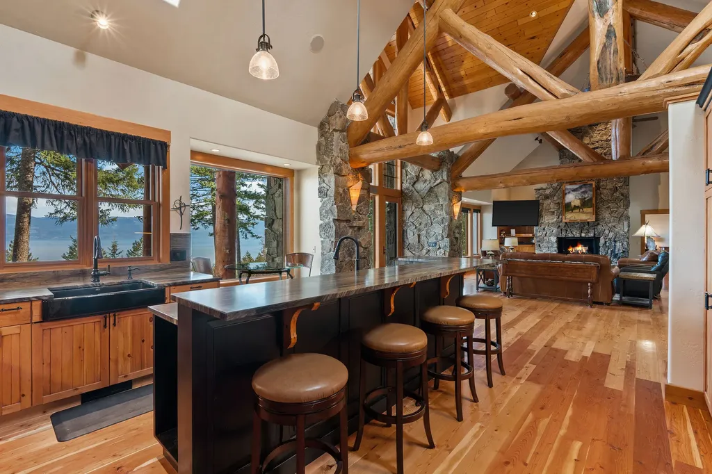 18090 Demersville Wagon Road Lakeside MT 59922