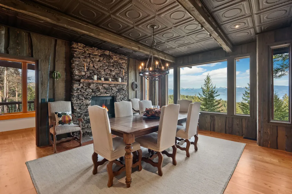 18090 Demersville Wagon Road Lakeside MT 59922
