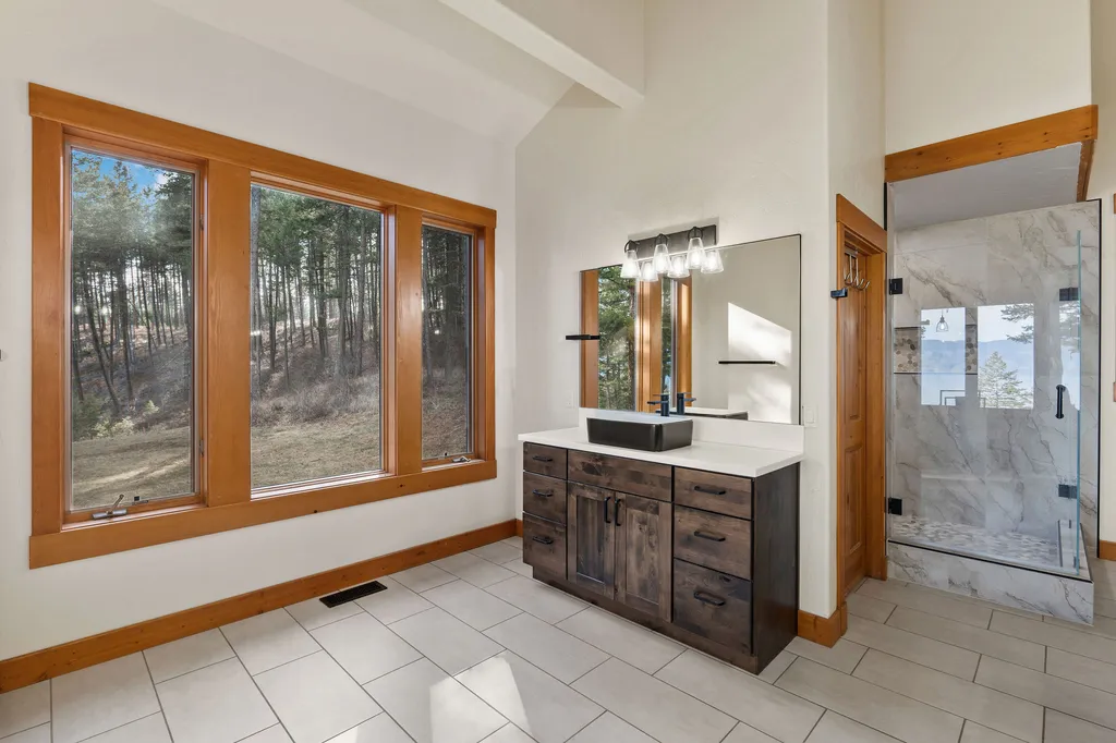 18090 Demersville Wagon Road Lakeside MT 59922