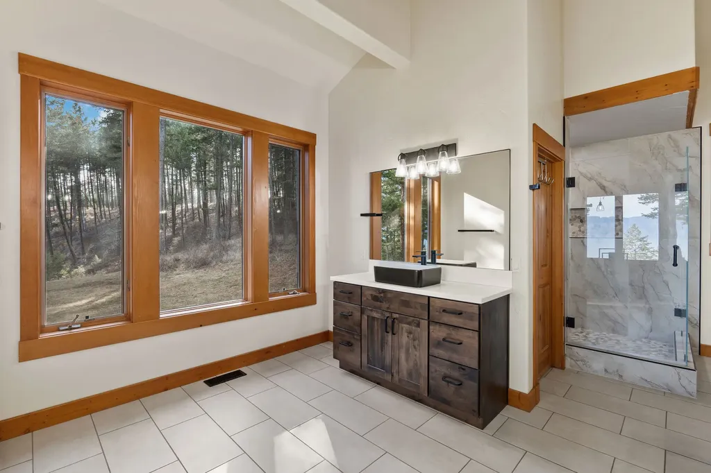 18090 Demersville Wagon Road Lakeside MT 59922