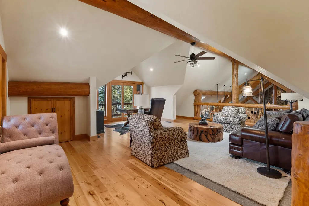 18090 Demersville Wagon Road Lakeside MT 59922