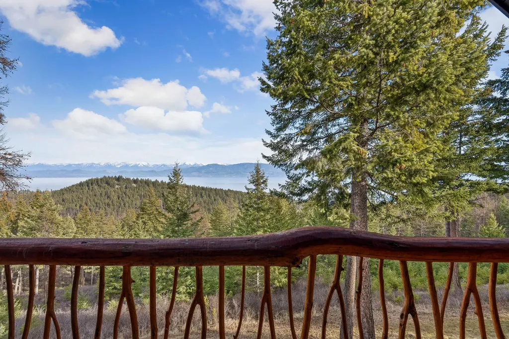 18090 Demersville Wagon Road Lakeside MT 59922