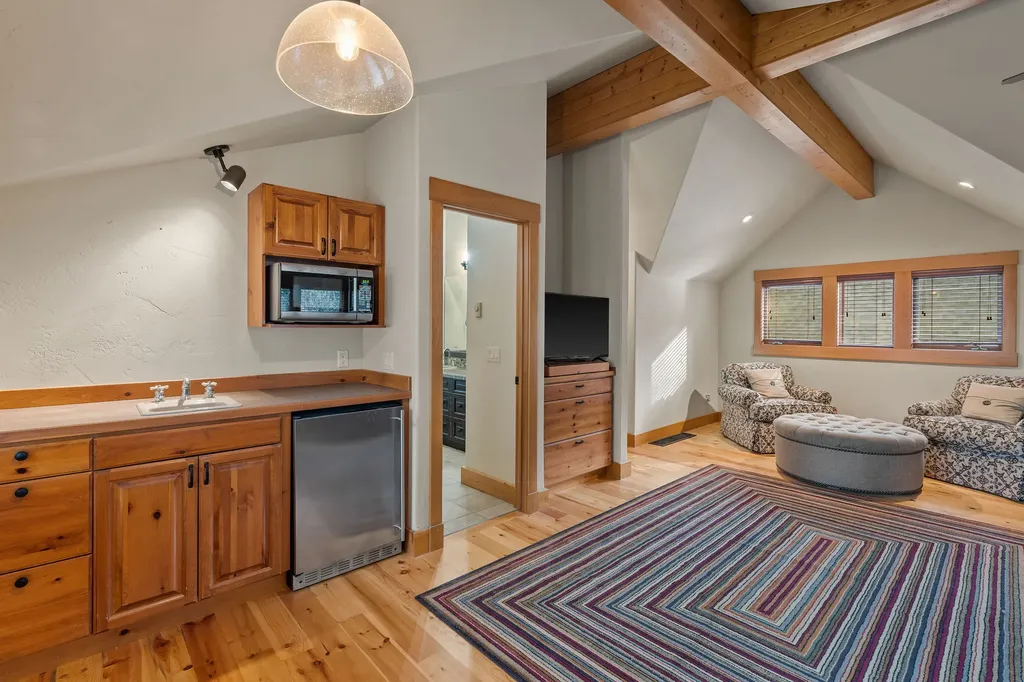 18090 Demersville Wagon Road Lakeside MT 59922