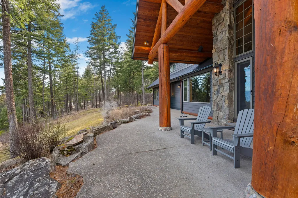 18090 Demersville Wagon Road Lakeside MT 59922