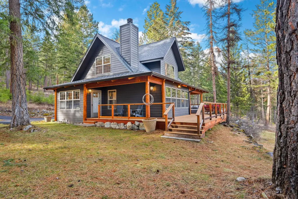 18090 Demersville Wagon Road Lakeside MT 59922