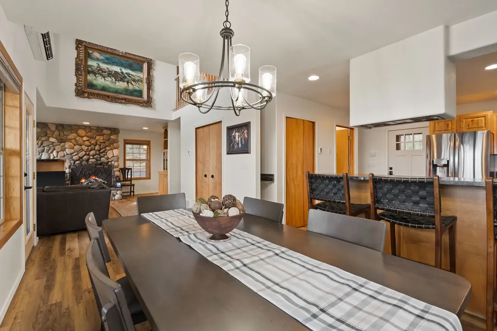 18090 Demersville Wagon Road Lakeside MT 59922