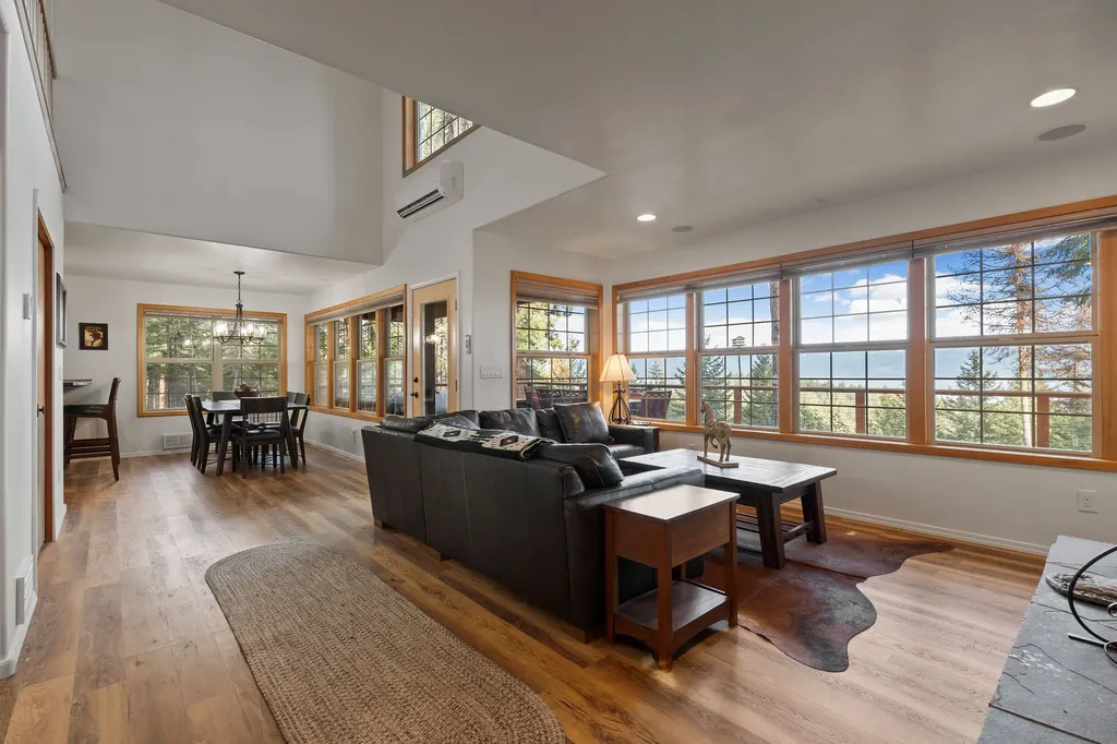 18090 Demersville Wagon Road Lakeside MT 59922