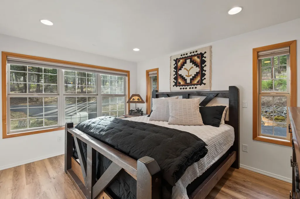 18090 Demersville Wagon Road Lakeside MT 59922