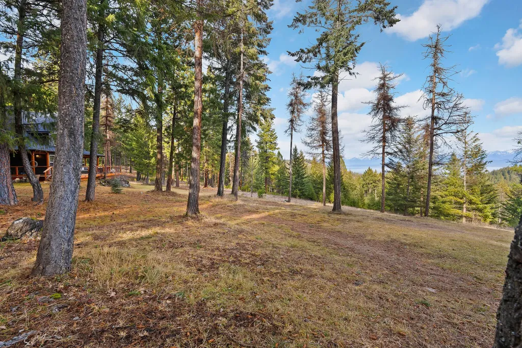 18090 Demersville Wagon Road Lakeside MT 59922