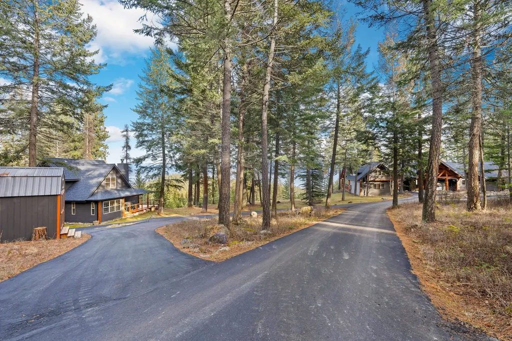 18090 Demersville Wagon Road Lakeside MT 59922